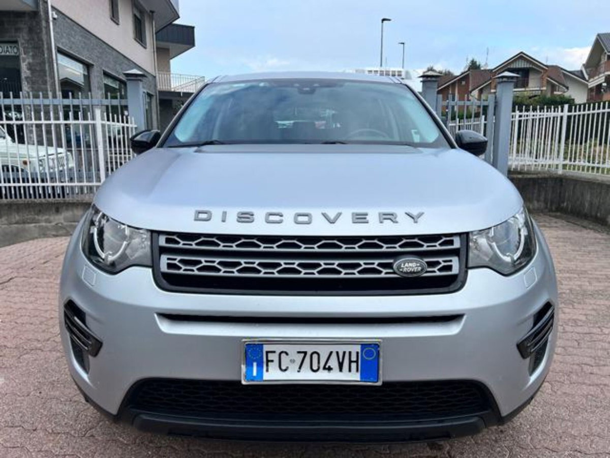 Land Rover Discovery Sport 2.0 TD4 180 CV HSE Luxury (9)