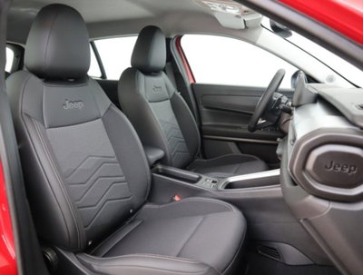 Jeep Avenger 1.2 turbo e-hybrid mhev Altitude fwd 110cv edct6 (11)