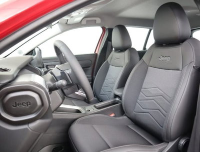 Jeep Avenger 1.2 turbo e-hybrid mhev Altitude fwd 110cv edct6 (8)