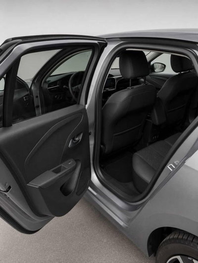 Opel Corsa-e 5 porte Elegance (12)
