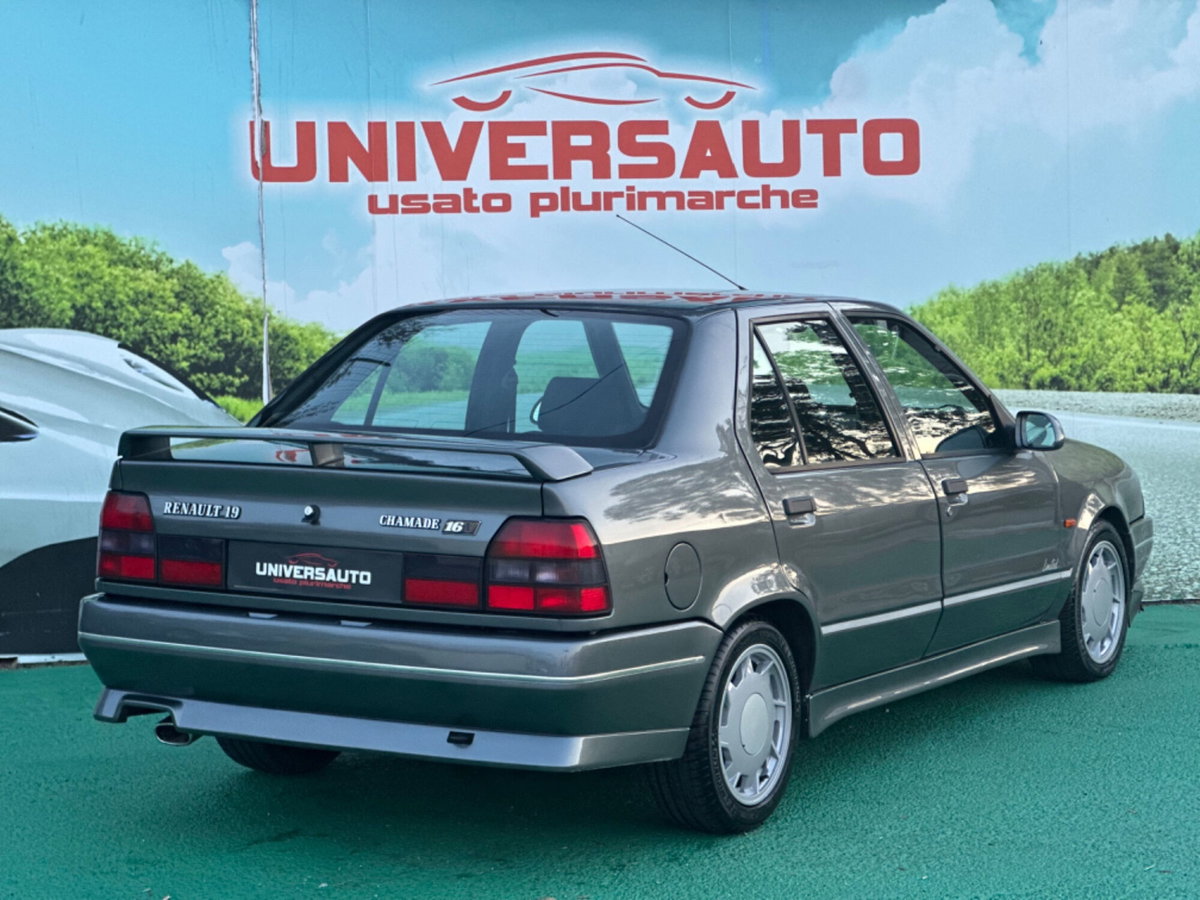 Renault 19 1.8i 16V Limited (3)