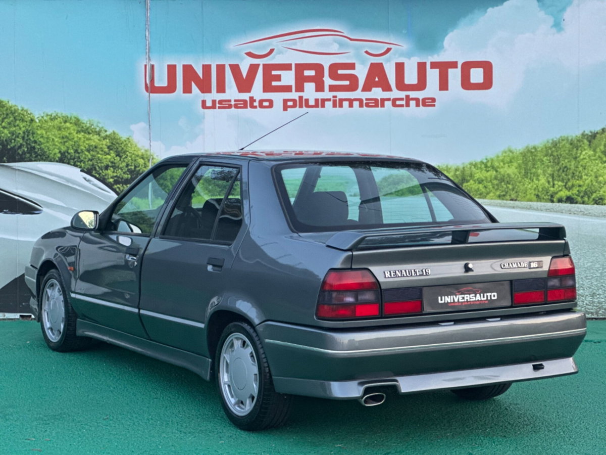 Renault 19 1.8i 16V Limited (4)