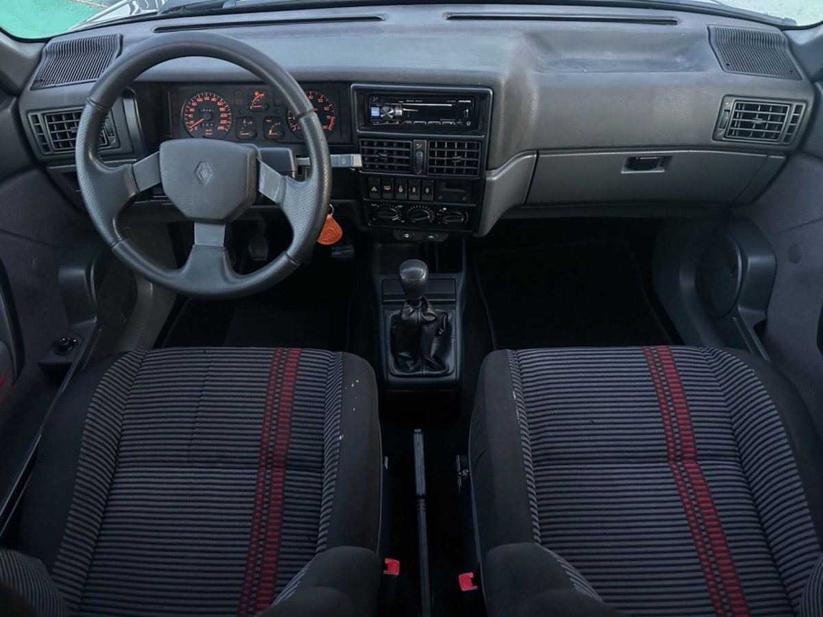 Renault 19 1.8i 16V Limited (6)