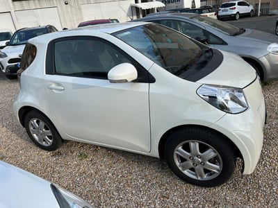 Toyota iQ 1.0 CVT Lounge usata