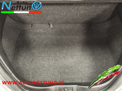 Volkswagen New Beetle 1.6 (11)
