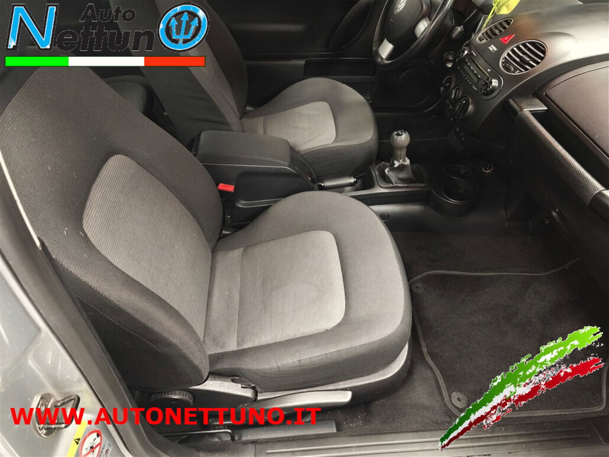 Volkswagen New Beetle 1.6 (16)