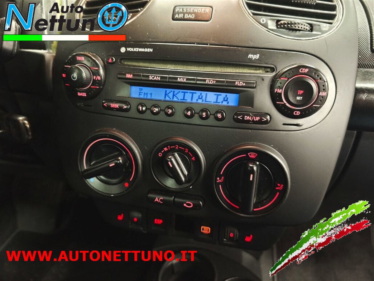 Volkswagen New Beetle 1.6 (17)