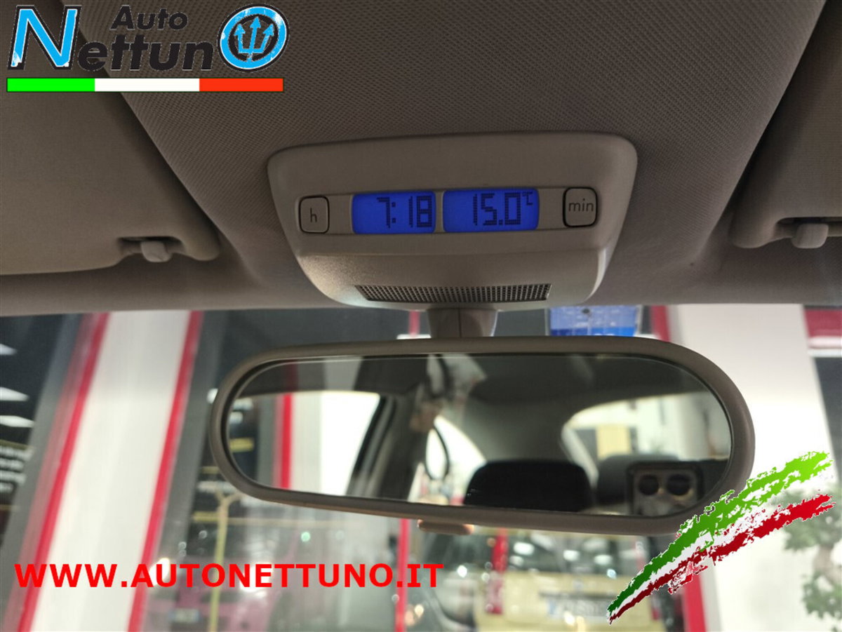 Volkswagen New Beetle 1.6 (19)