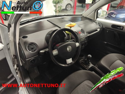 Volkswagen New Beetle 1.6 (6)