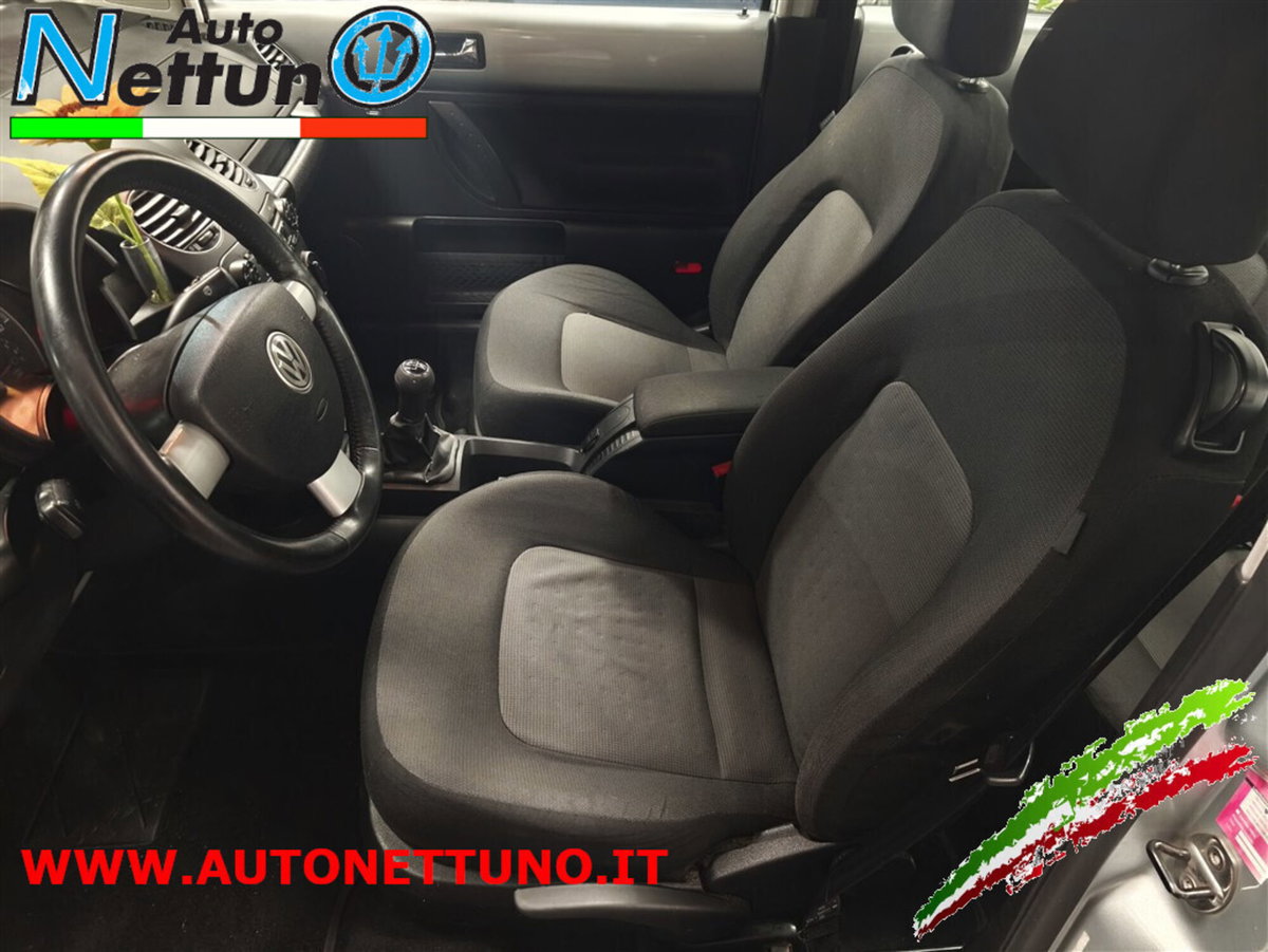 Volkswagen New Beetle 1.6 (7)