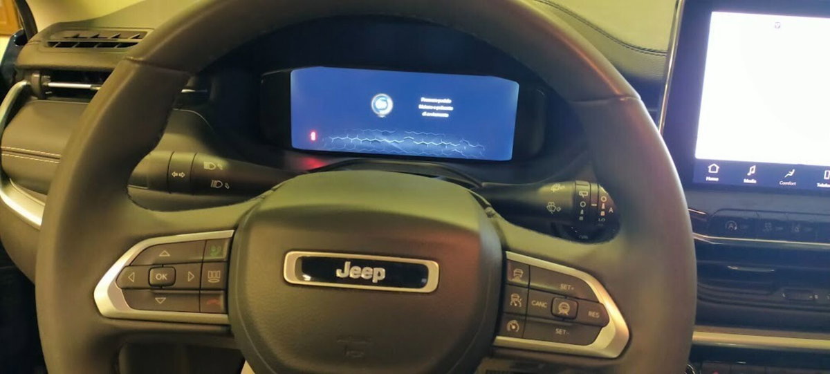 Jeep Compass 1.6 Multijet II 2WD Limited (10)