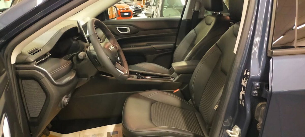 Jeep Compass 1.6 Multijet II 2WD Limited (8)