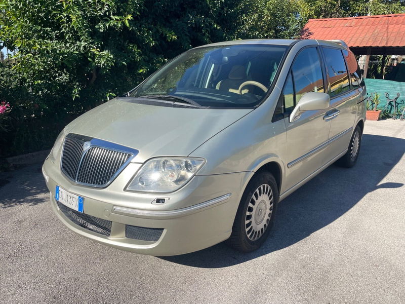 Lancia Phedra MJT 136 CV Platino