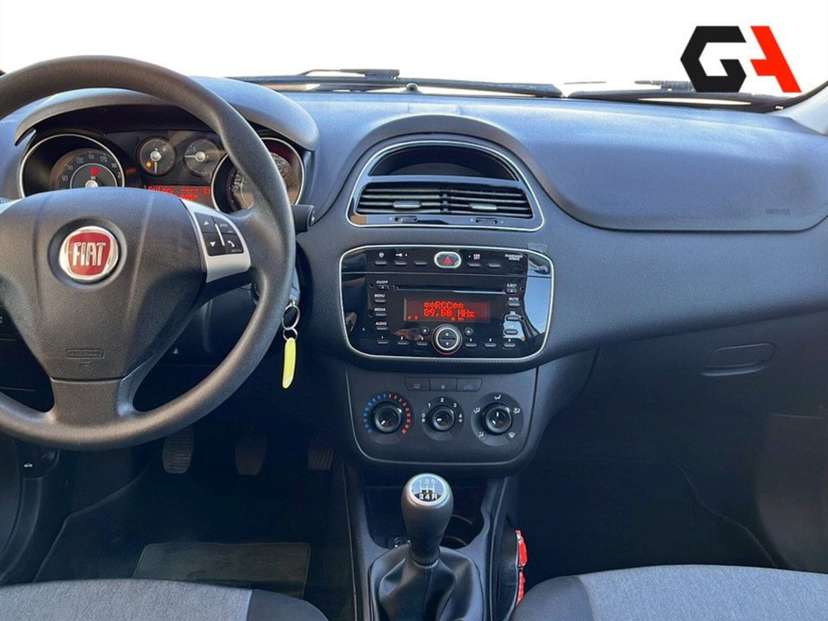 Fiat Punto 1.3 MJT II 75 CV 5 porte Street (12)
