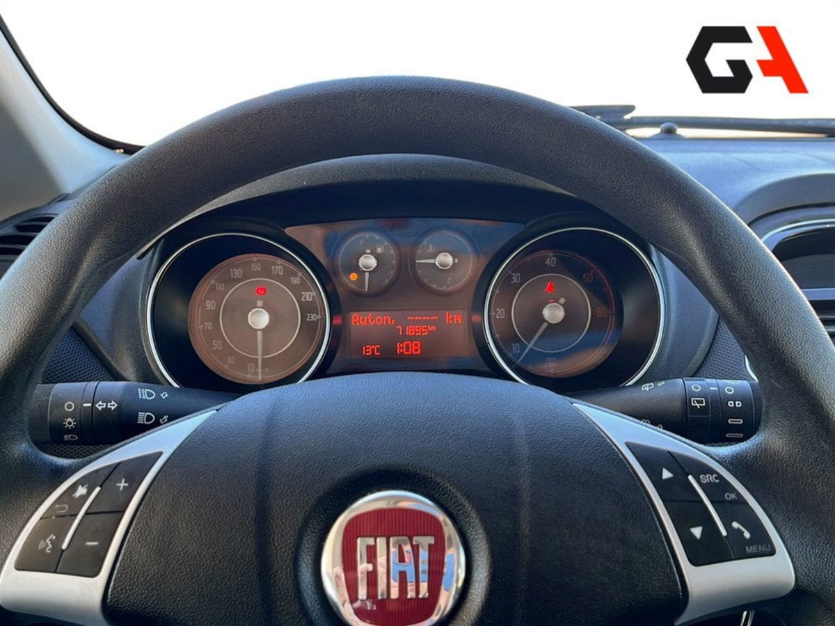 Fiat Punto 1.3 MJT II 75 CV 5 porte Street (13)