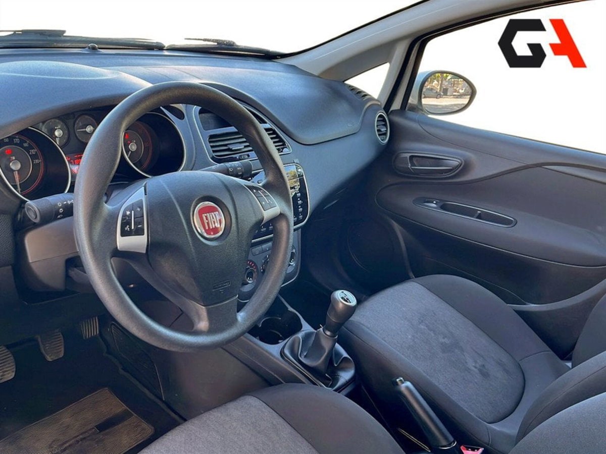 Fiat Punto 1.3 MJT II 75 CV 5 porte Street (14)