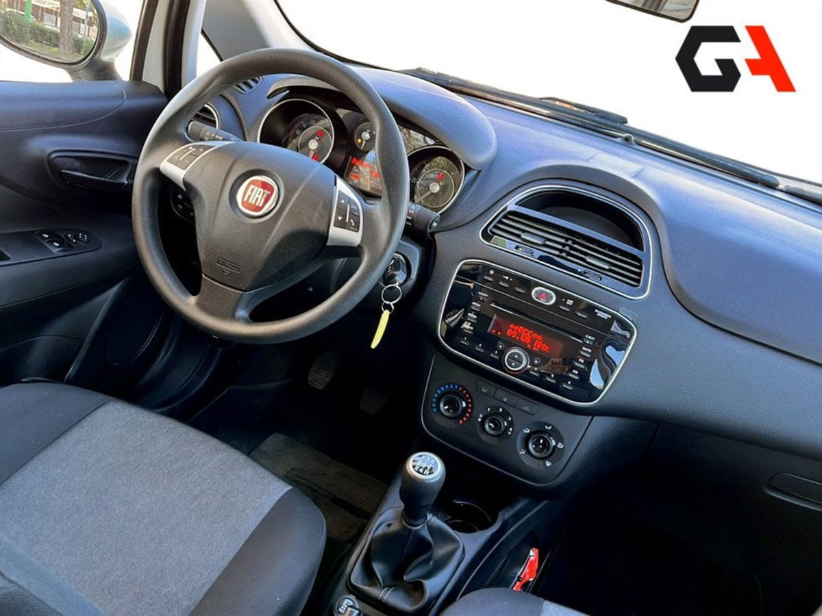 Fiat Punto 1.3 MJT II 75 CV 5 porte Street (20)