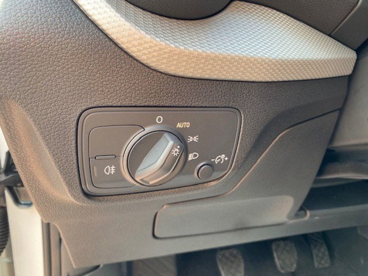 Audi Q2 Q2 30 TFSI Business (13)