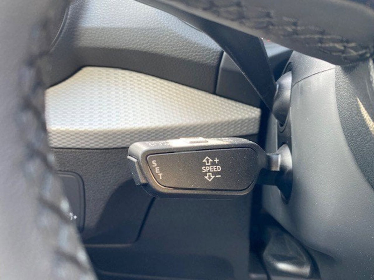 Audi Q2 Q2 30 TFSI Business (20)
