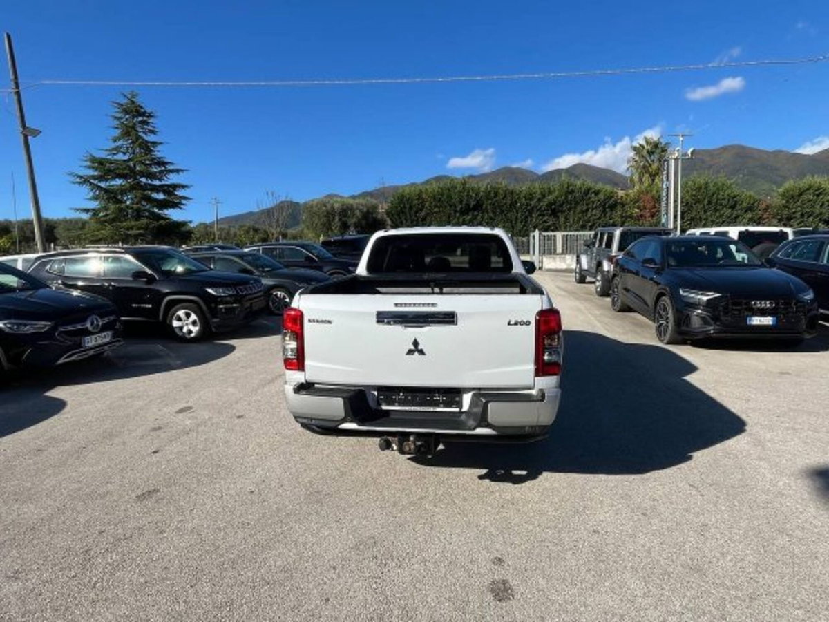 Mitsubishi L200 2.4 DI-D/154CV Double Cab Intense Navi MGN (17)
