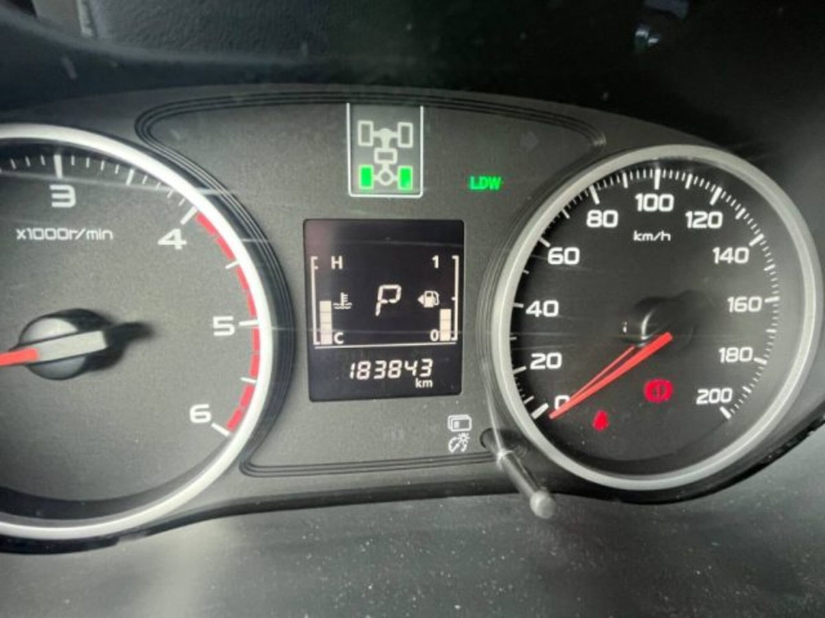 Mitsubishi L200 2.4 DI-D/181CV Double Cab Intense Hp Mivec (10)