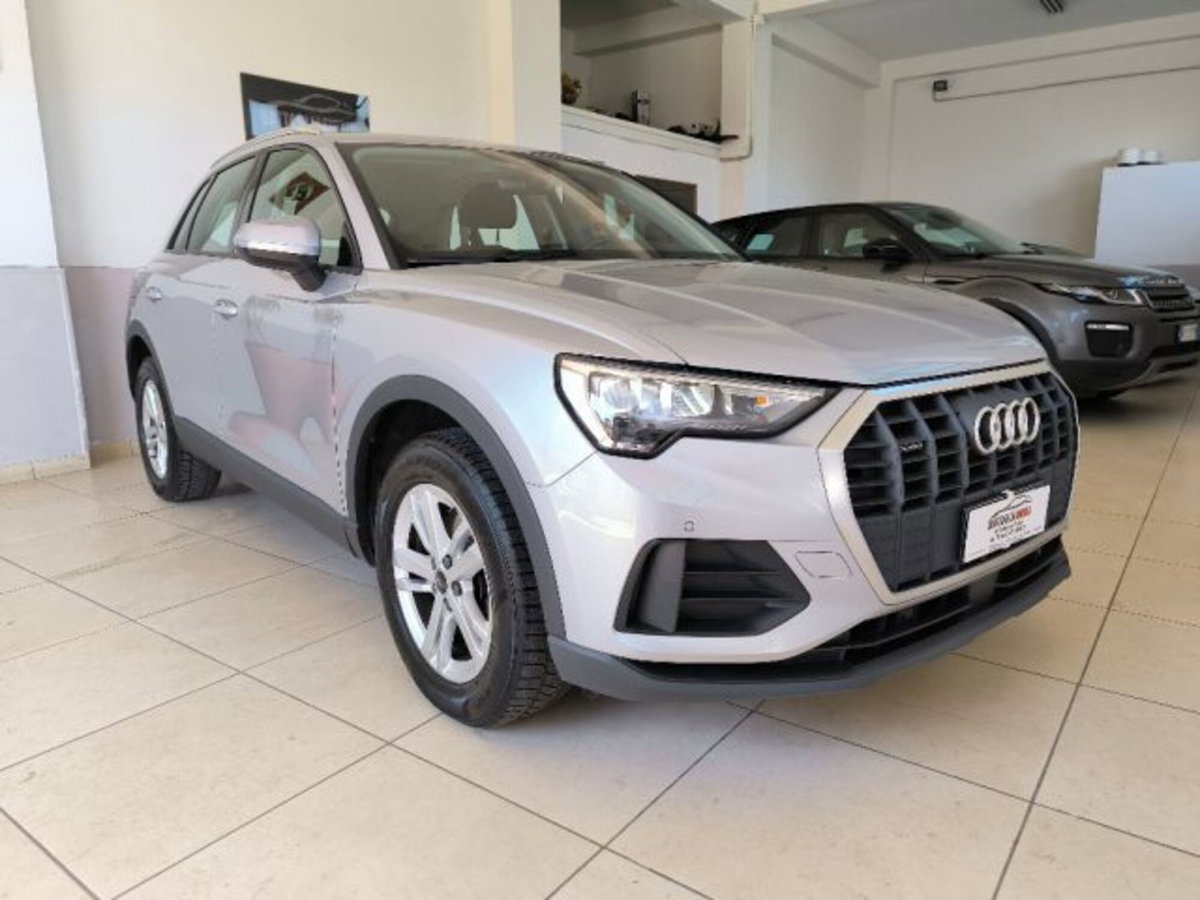 Audi Q3 35 TDI quattro S tronic Business (2)