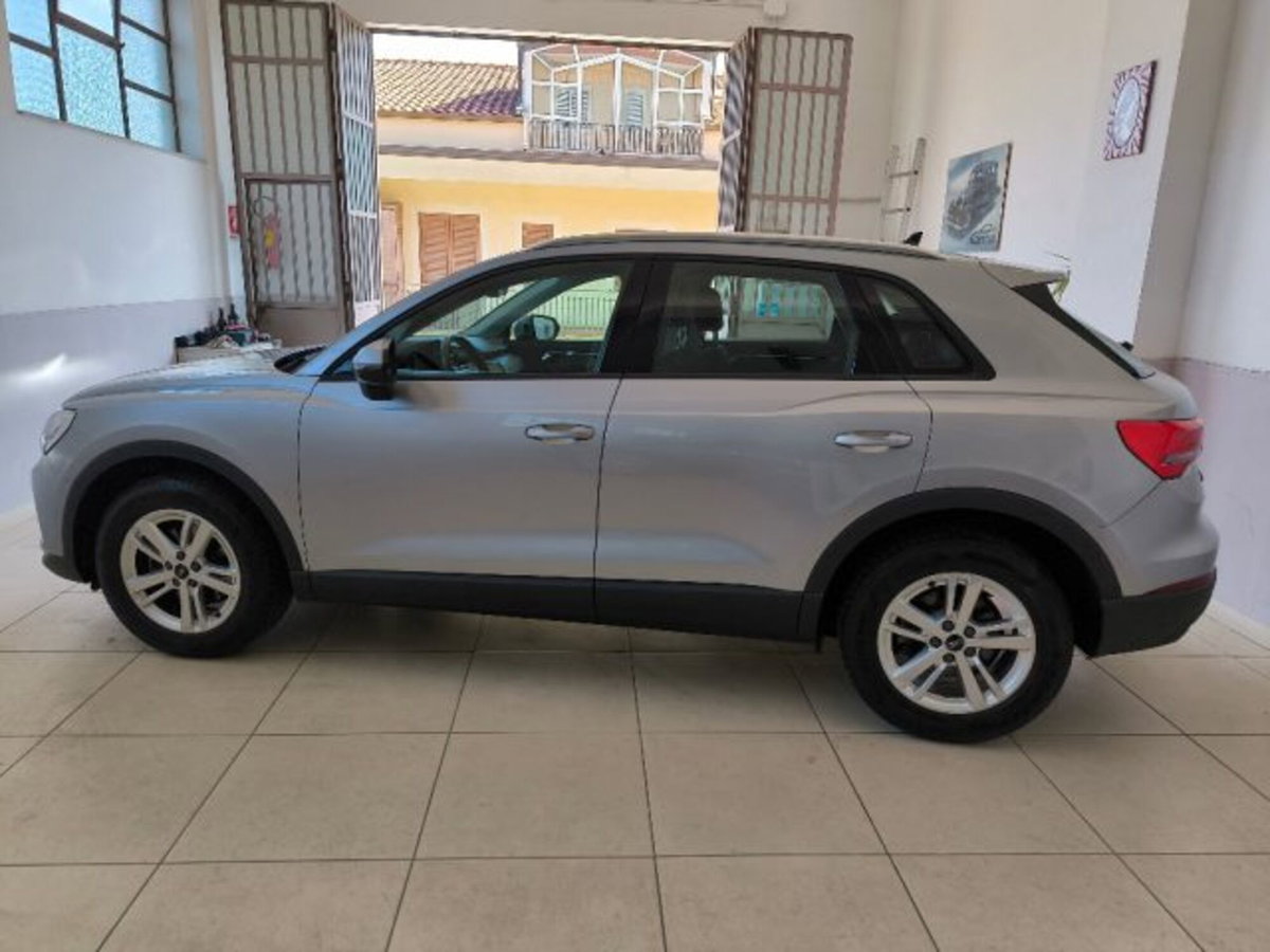 Audi Q3 35 TDI quattro S tronic Business (3)
