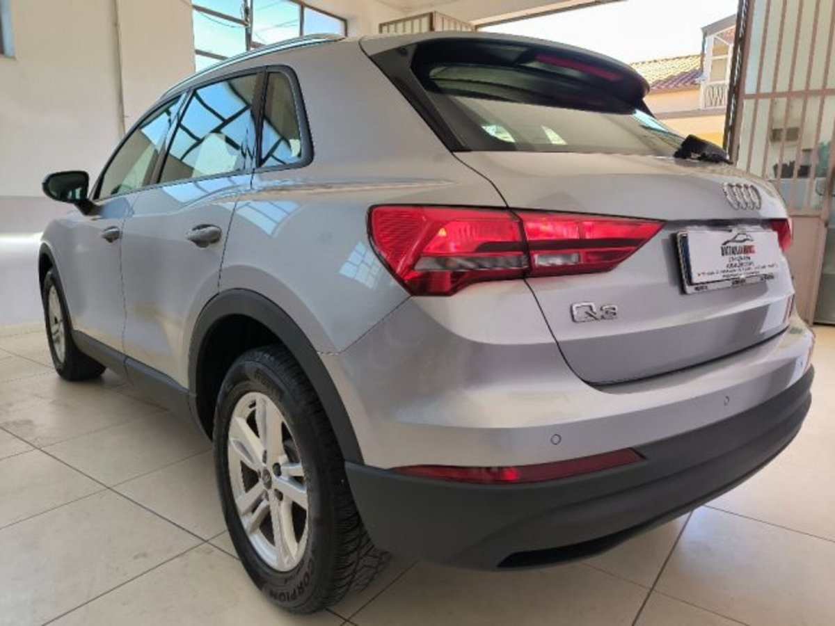 Audi Q3 35 TDI quattro S tronic Business (4)