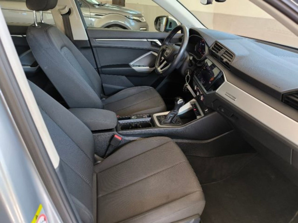 Audi Q3 35 TDI quattro S tronic Business (6)