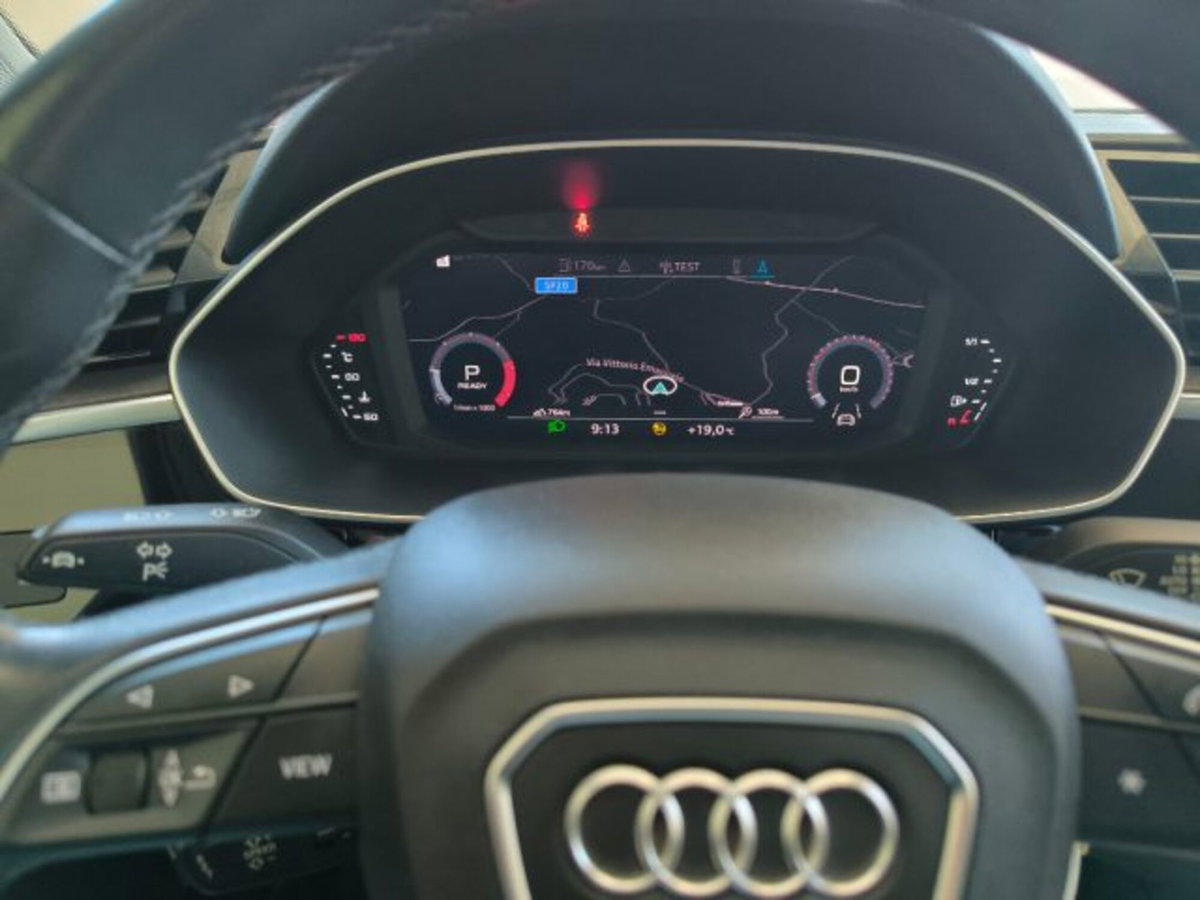Audi Q3 35 TDI quattro S tronic Business (8)