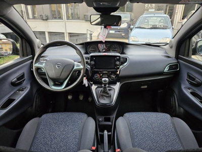Lancia Ypsilon 1.0 FireFly 5 porte S&S Hybrid Ecochic A. Ferretti (10)