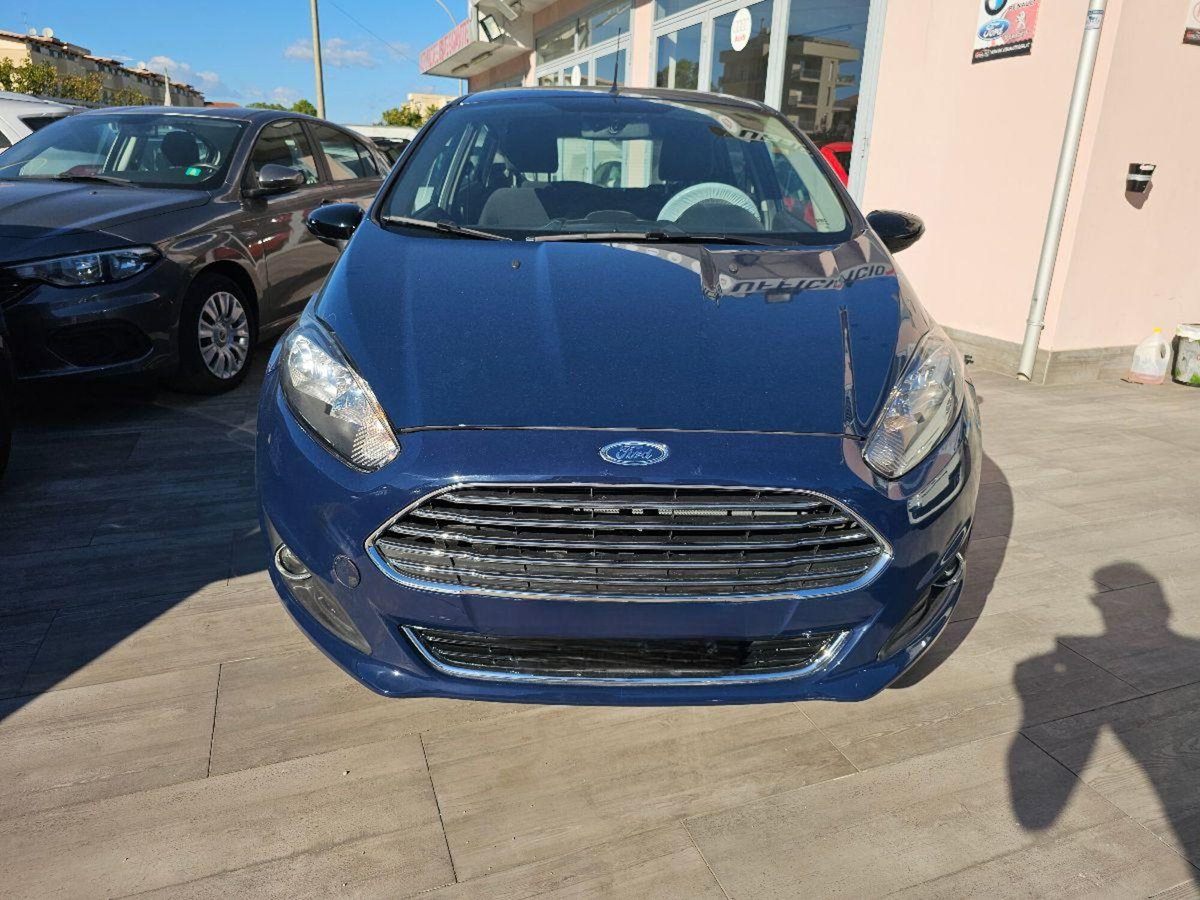 Ford Fiesta 1.5 TDCi 75CV 5 porte (2)
