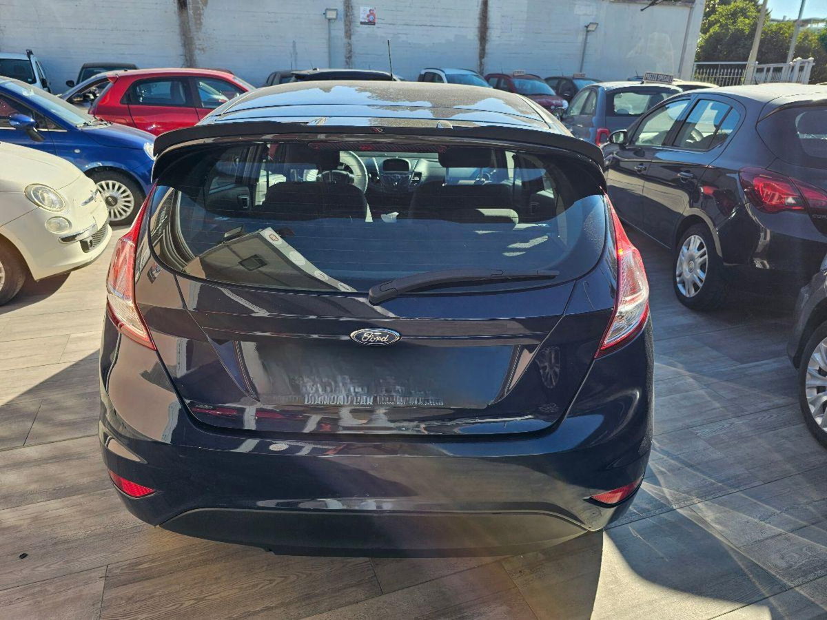 Ford Fiesta 1.5 TDCi 75CV 5 porte (9)