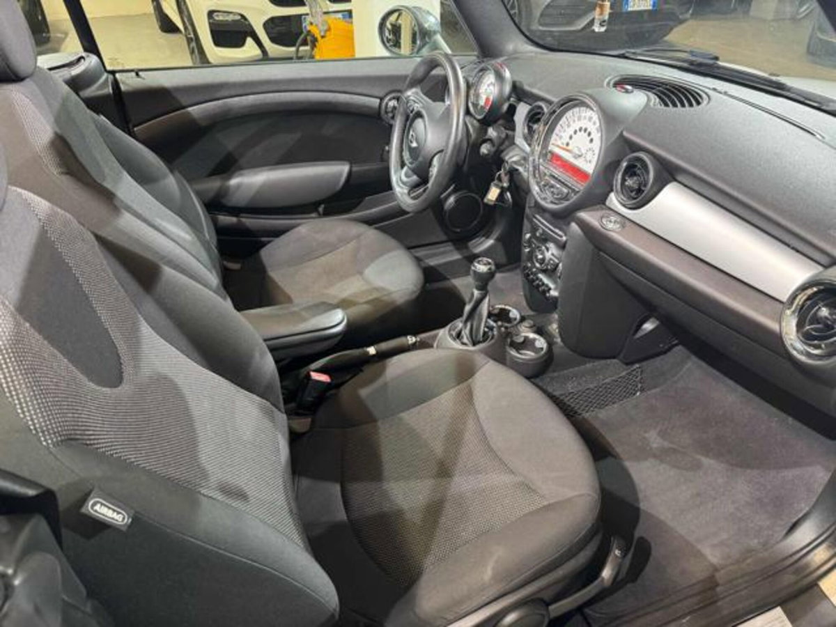 MINI Mini Cabrio 1.6 16V Cooper D Cabrio (11)