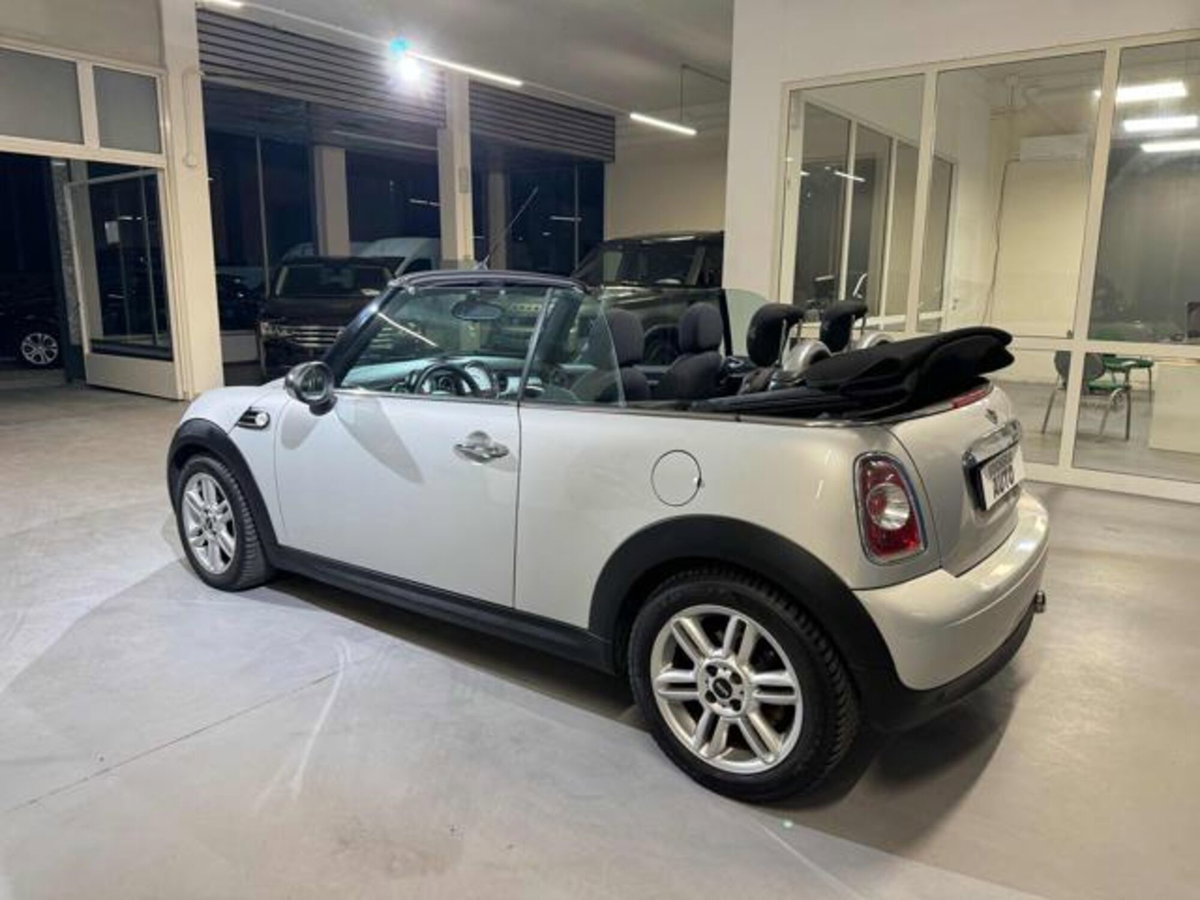 MINI Mini Cabrio 1.6 16V Cooper D Cabrio (7)