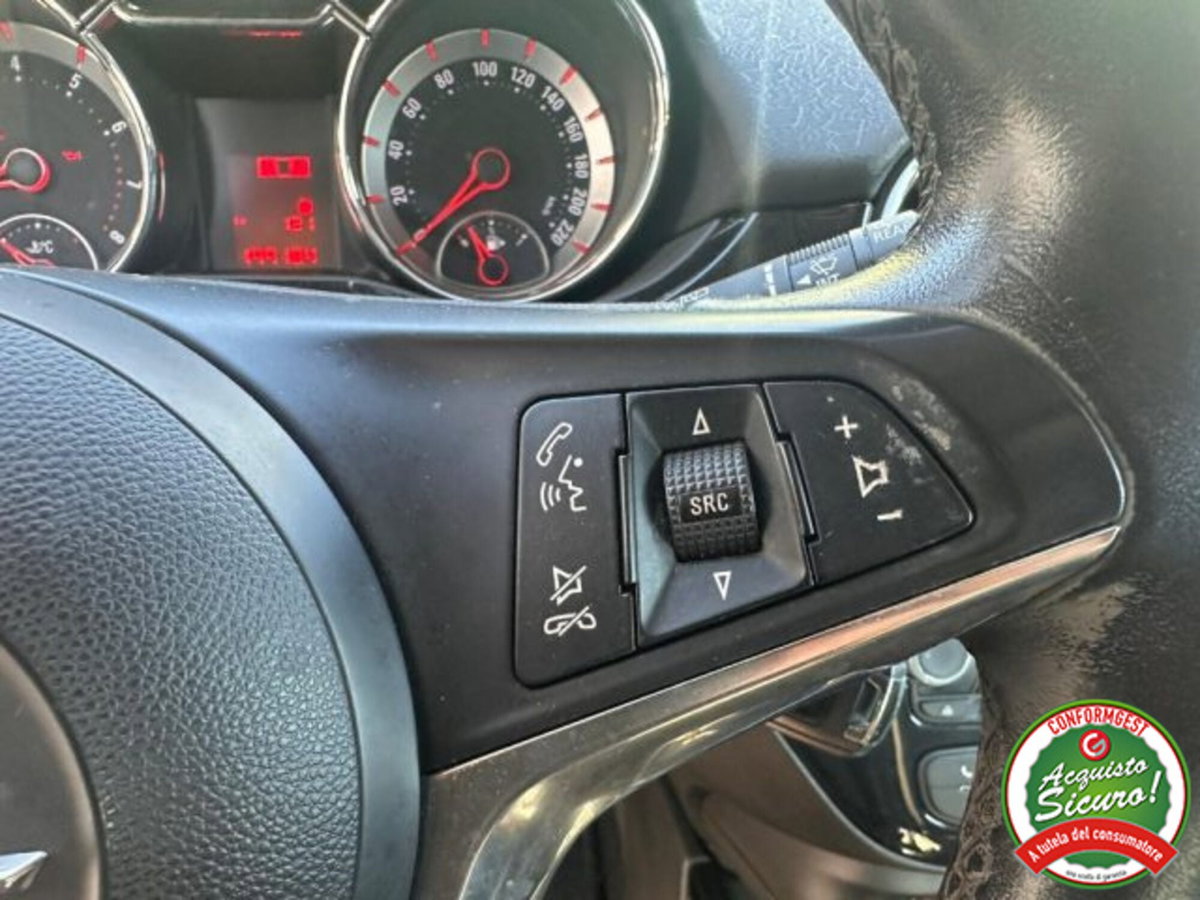 Opel Adam 1.4 87 CV Glam (10)