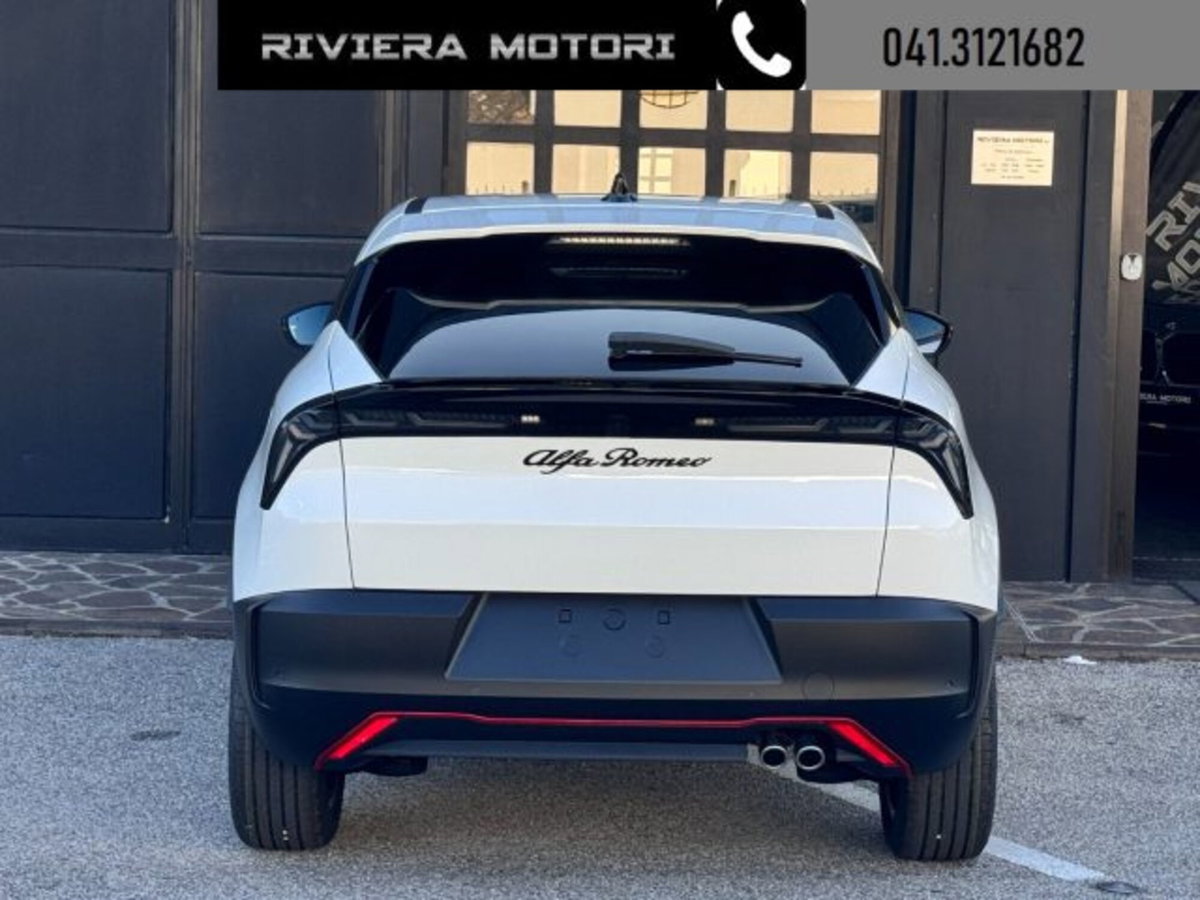 Alfa Romeo Junior 1.2 ibrida Sport Speciale 145cv edct6 (10)
