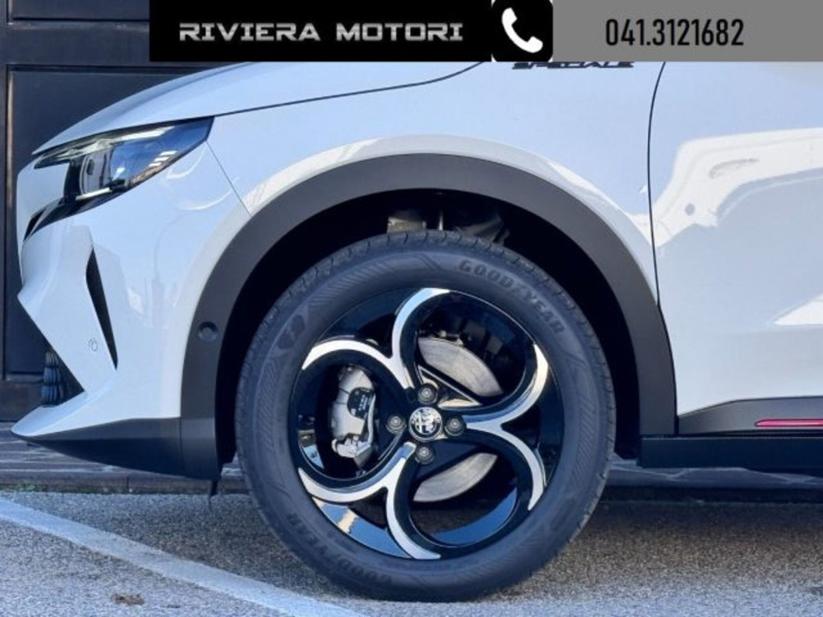 Alfa Romeo Junior 1.2 ibrida Sport Speciale 145cv edct6 (12)