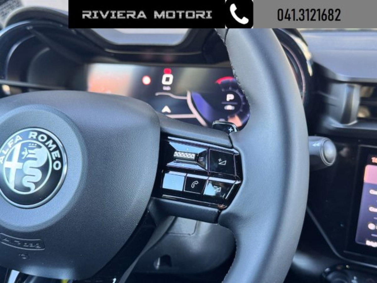 Alfa Romeo Junior 1.2 ibrida Sport Speciale 145cv edct6 (14)