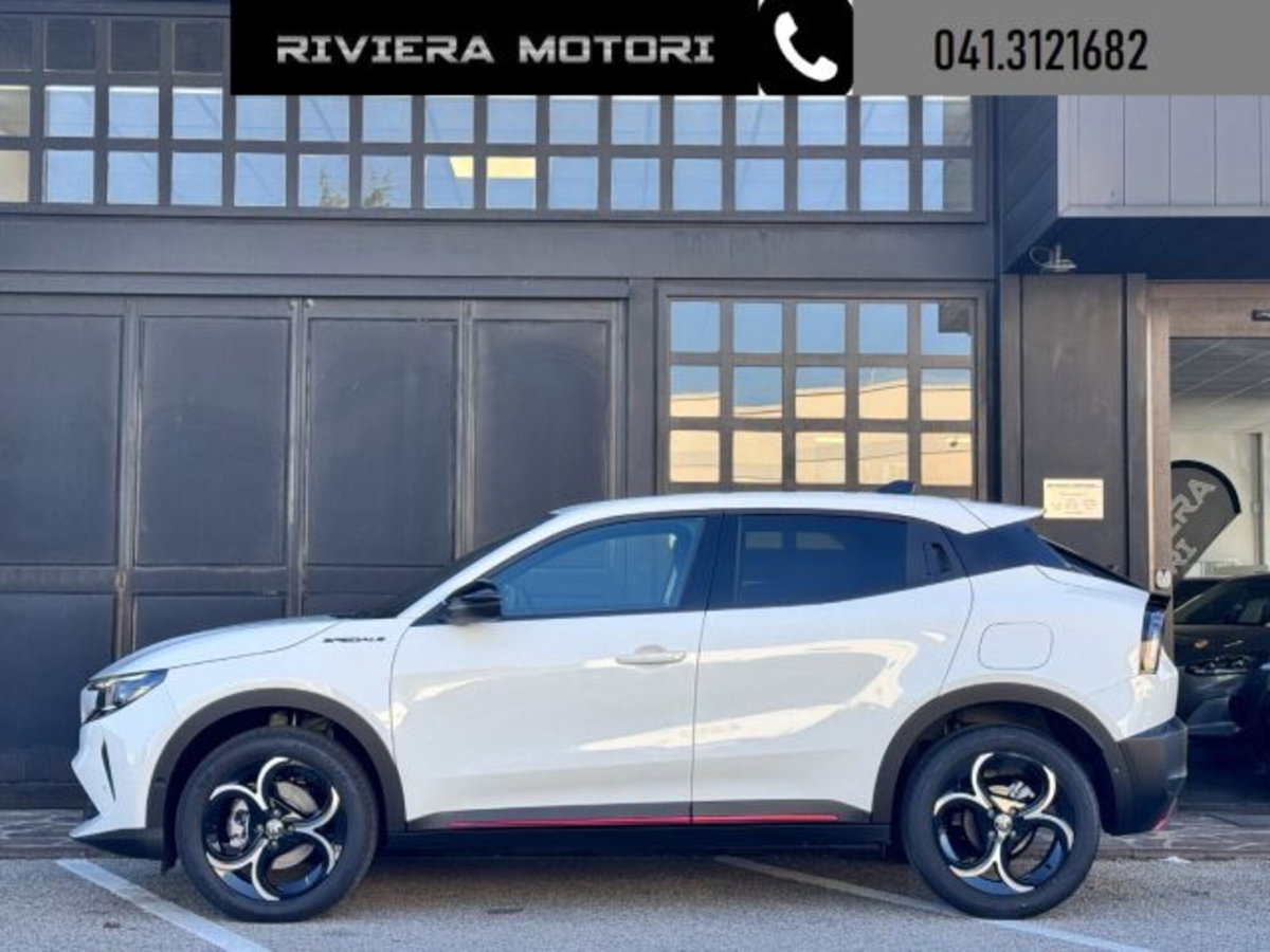 Alfa Romeo Junior 1.2 ibrida Sport Speciale 145cv edct6 (3)
