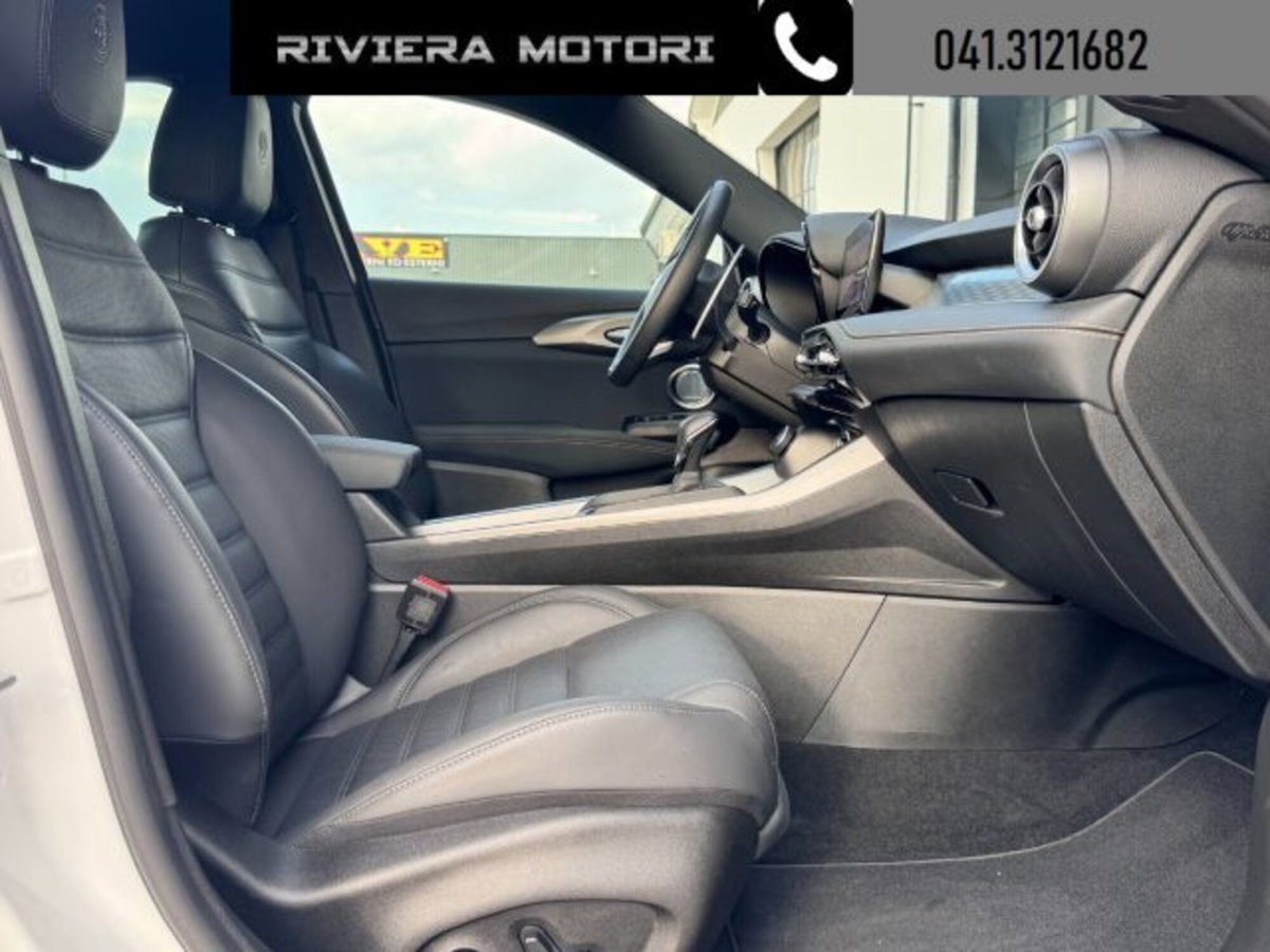 Alfa Romeo Tonale 1.6 Veloce 130cv tct6 (9)