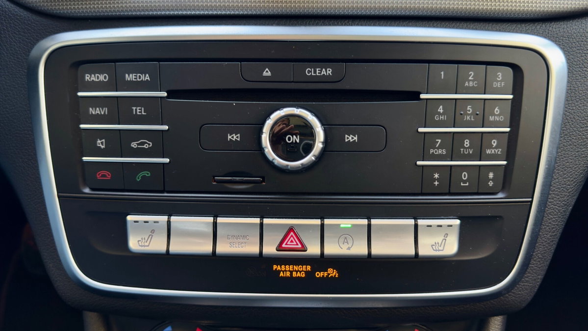 Mercedes-Benz GLA SUV 180 Premium (15)