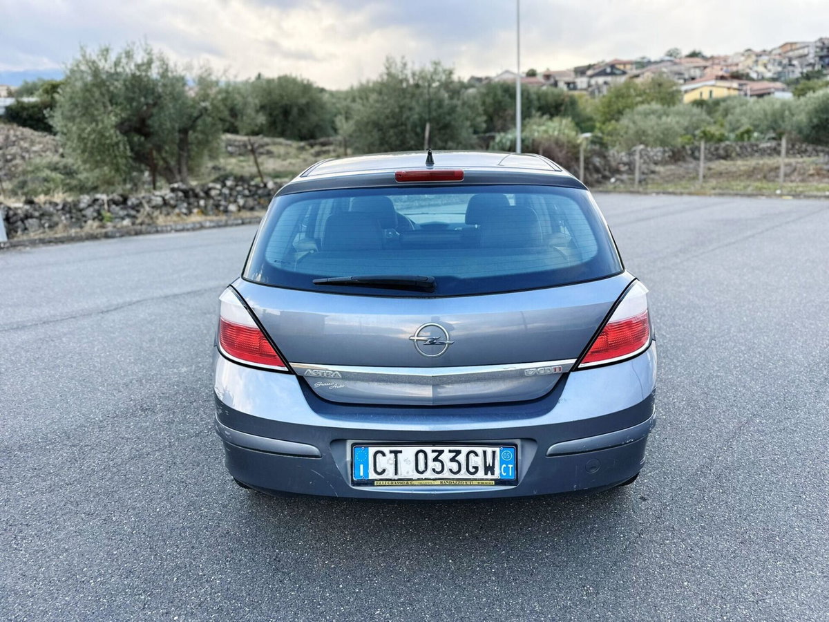 Opel Astra 1.7 CDTI 101CV 5 porte Club (4)
