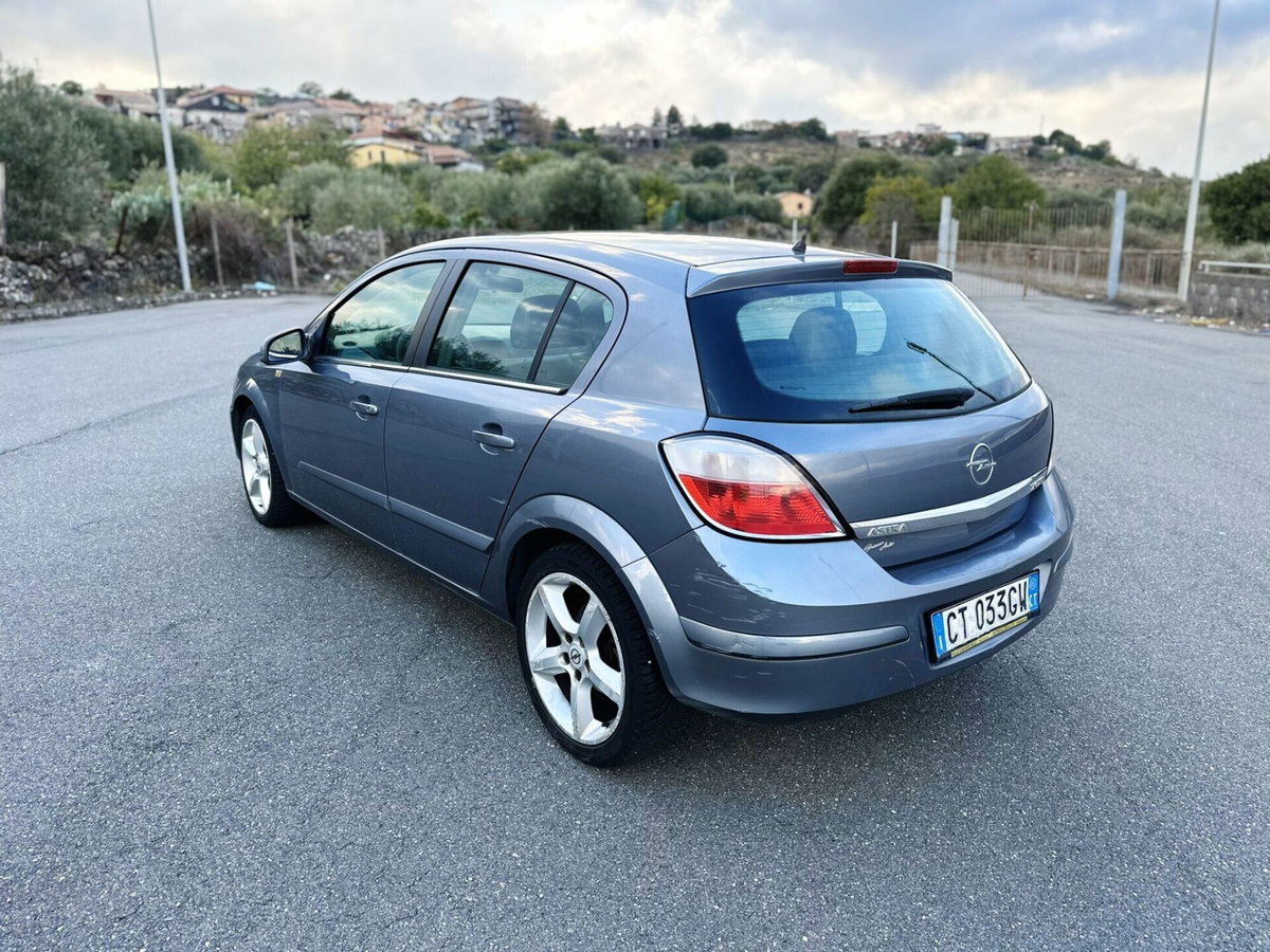 Opel Astra 1.7 CDTI 101CV 5 porte Club (5)
