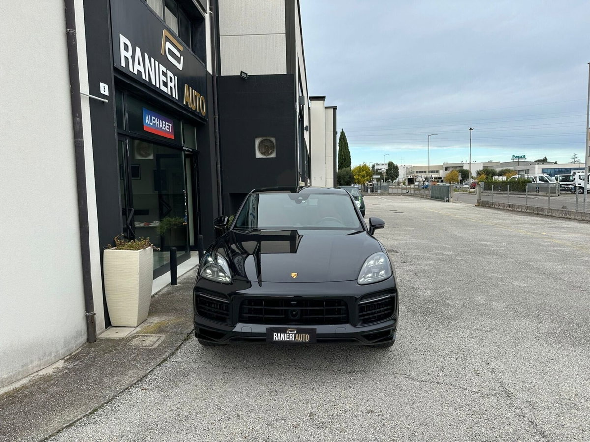 Porsche Cayenne Coupé 4.0 GTS (2)