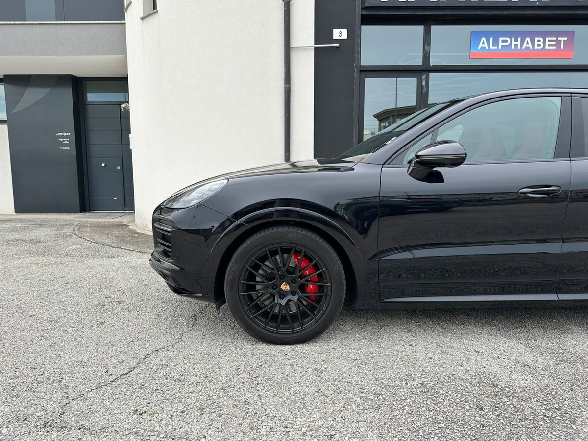 Porsche Cayenne Coupé 4.0 GTS (4)