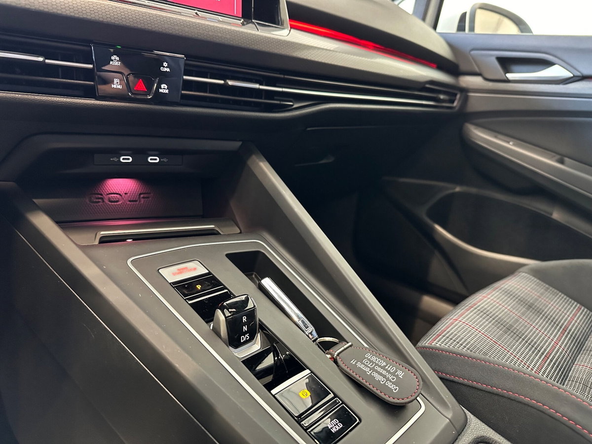 Volkswagen Golf 2.0 TSI GTI DSG (16)