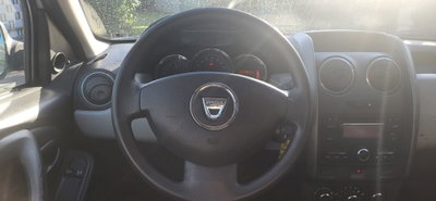 Dacia Duster 1.5 dCi 110CV Start&Stop 4x4 Lauréate (8)