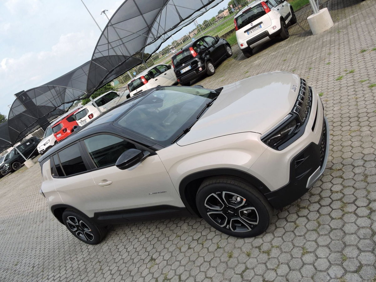 Jeep Avenger full-electric Summit fwd 156cv auto (3)