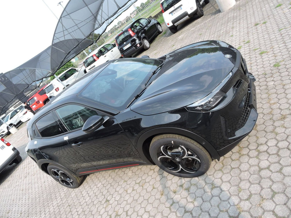 Alfa Romeo Junior 1.2 ibrida Speciale 145cv edct6 (3)